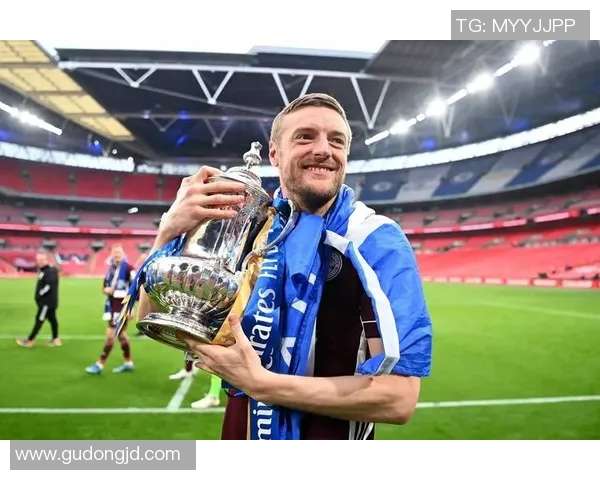 全球小个子足球巨星榜单:身高不设限,技巧与速度成就传奇 全球小个子足球巨星榜单:身高不设限,技巧与速度成就传奇