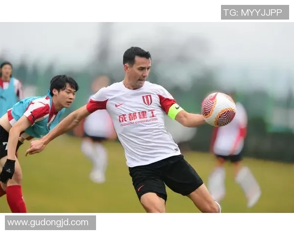 聚焦室内足球球星成长与辉煌赛场激情故事 聚焦室内足球球星成长与辉煌赛场激情故事