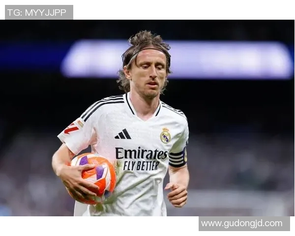 2000年十大足球球星盘点:他们如何定义了足球的黄金时代 2000年十大足球球星盘点:他们如何定义了足球的黄金时代