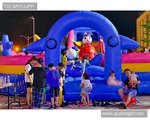 中国足球队球星夜生活揭秘 聚焦球场之外的星光与挑战