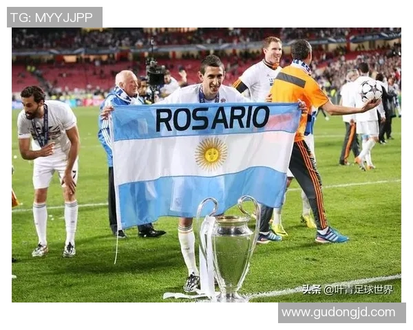 足球明星暖心善举感动世界